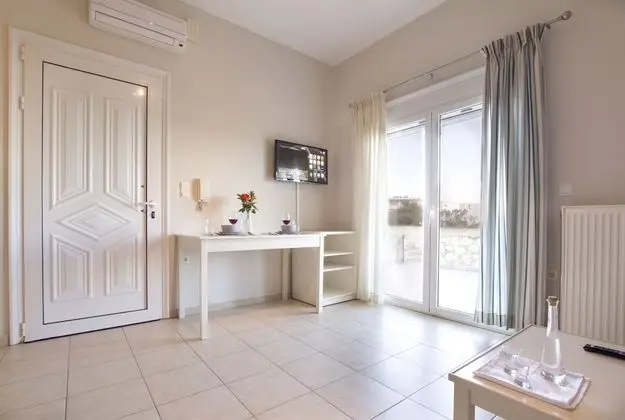 Stüdyo, Bahçe Manzaralı