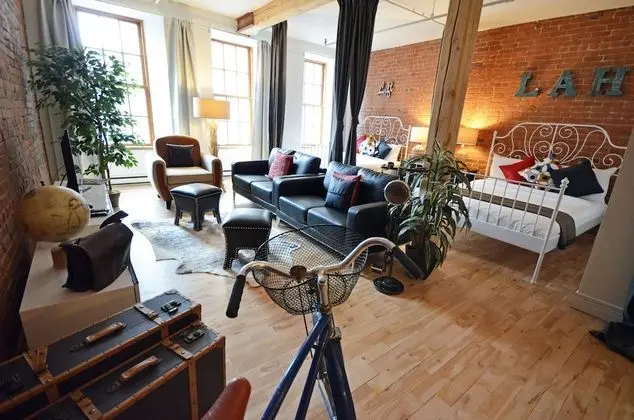 Çatı Katı (Loft), 2 Büyük (Queen) Boy Yatak (McGill Loft)