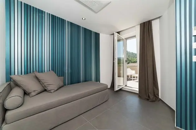 Deluxe Üç Kişilik Oda