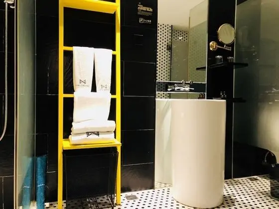 Exclusive Tek Büyük Yataklı Oda