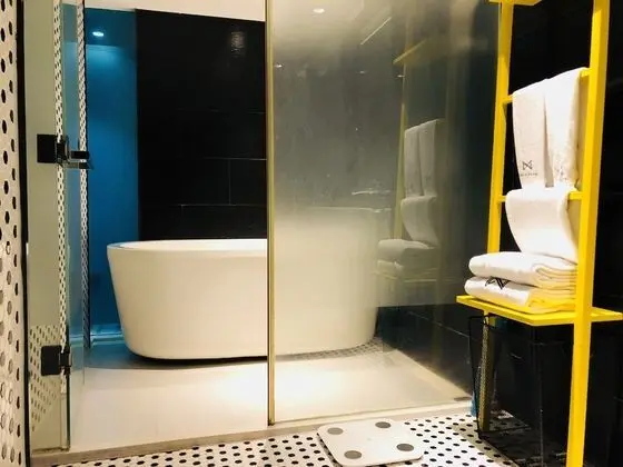 Exclusive Tek Büyük Yataklı Oda