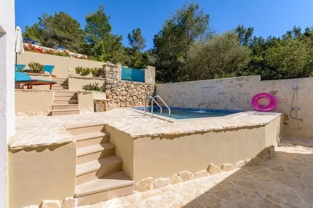 Villa (2 Bedroom Villa with Pool and Hot Tub)