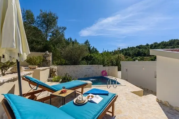 Villa (2 Bedroom Villa with Pool and Hot Tub)