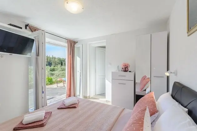 Villa (2 Bedroom Villa with Pool and Hot Tub)