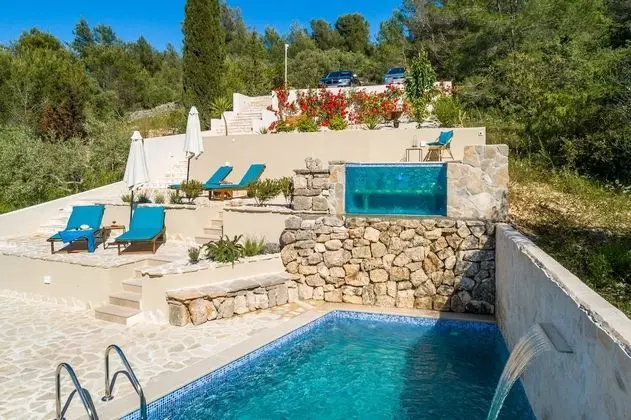 Villa (2 Bedroom Villa with Pool and Hot Tub)