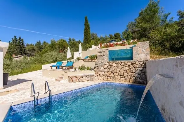 Villa (2 Bedroom Villa with Pool and Hot Tub)