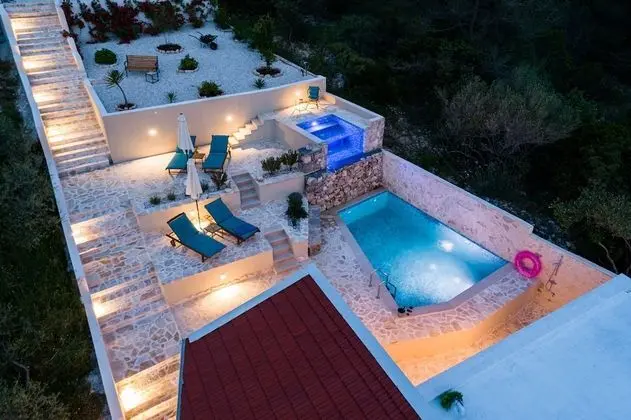 Villa (2 Bedroom Villa with Pool and Hot Tub)