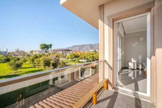 Villa, Havuz Manzaralı, Balkon veya Teraslı