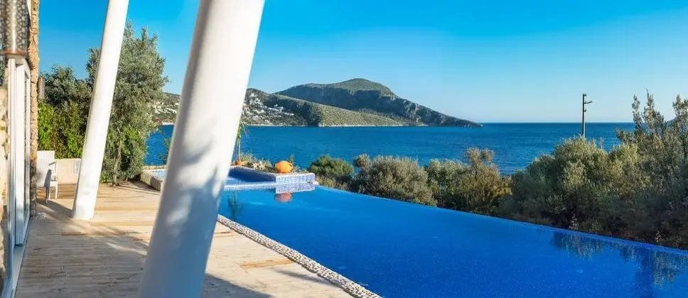 Özel Havuzlu Ev, Deniz Manzaralı