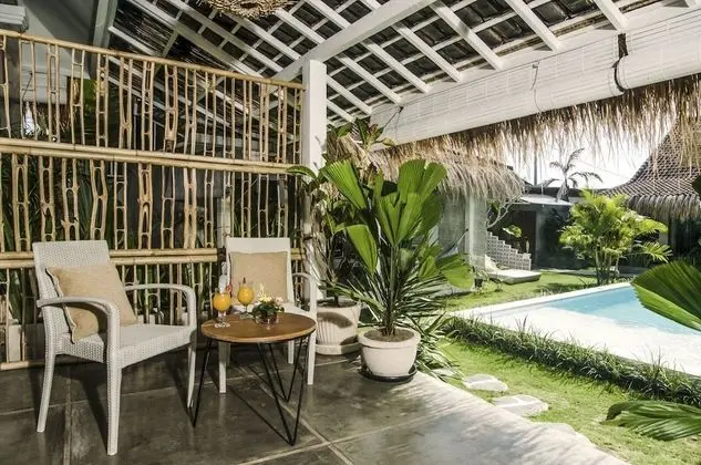 Exclusive Apart Daire, Havuz Manzaralı
