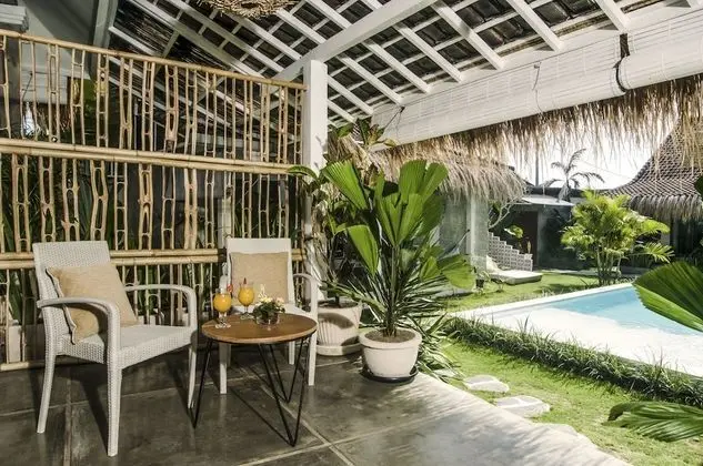 Exclusive Apart Daire, Havuz Manzaralı