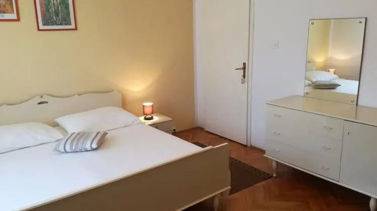 Apart Daire (Lilac - 100m from pebble beach - A1(6)