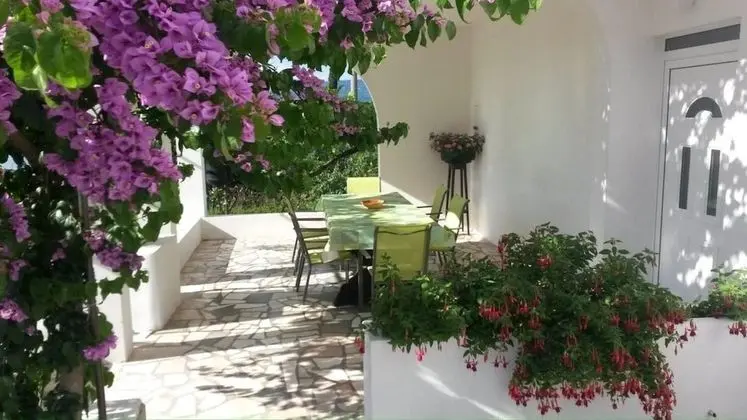 Apart Daire (Lilac - 100m from pebble beach - A1(6)