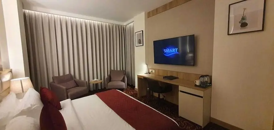 Deluxe Tek Büyük Yataklı Oda, 1 Yatak Odası, Sigara İçilebilir