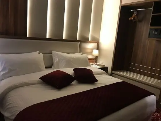 Deluxe Tek Büyük Yataklı Oda, 1 Yatak Odası, Sigara İçilebilir