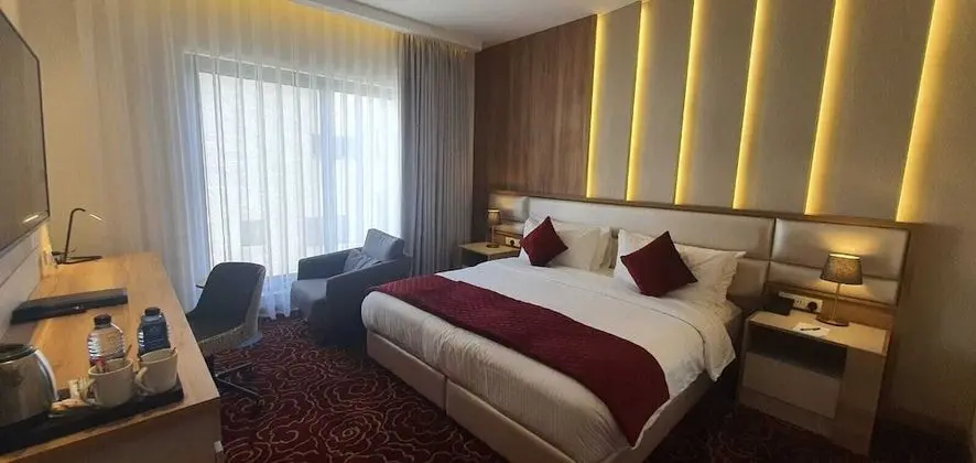 Deluxe Tek Büyük Yataklı Oda