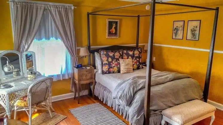 Superior Süit, Birden Çok Yatak, Banyolu/Duşlu, Bahçe Manzaralı (Room 7 Albert's Room)