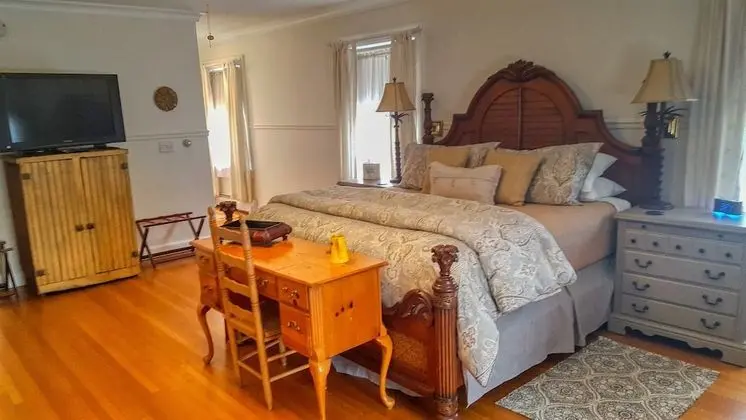 Superior Süit, Birden Çok Yatak, Banyolu/Duşlu, Bahçe Manzaralı (Room 7 Albert's Room)