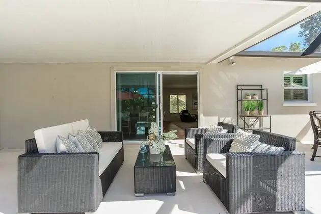 Ev (Lilac Mid-Century Pool Home)
