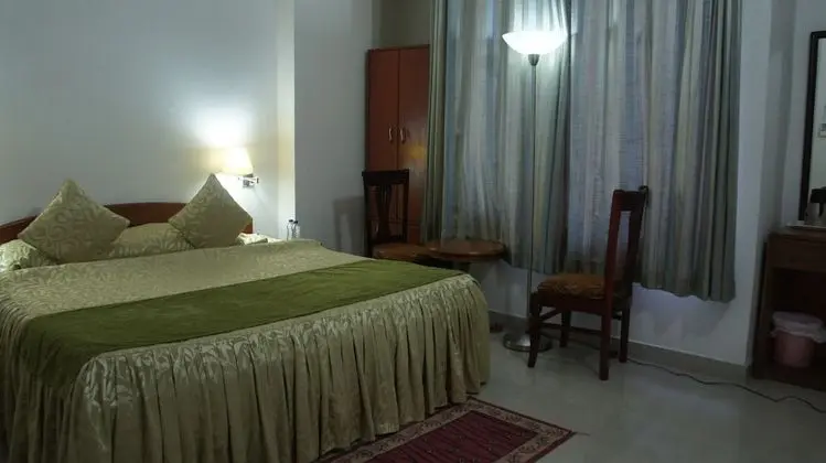 Grand Oda, 1 Büyük (Queen) Boy Yatak, Sigara İçilmez