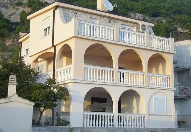 Apart Daire (Lile - comfortable apartment and 3 be)