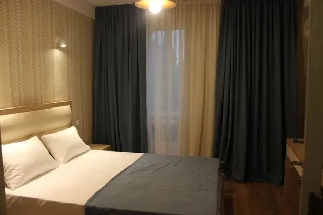 Basic Tek Büyük Yataklı Oda