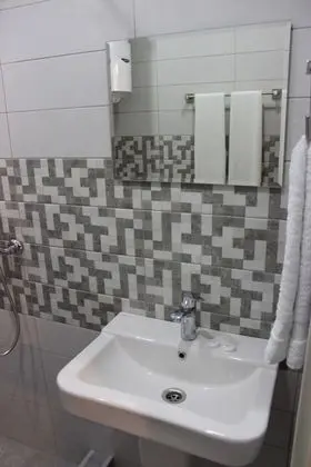 Basic Tek Büyük Yataklı Oda