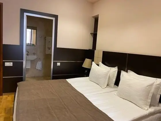 Standard Tek Büyük veya İki Ayrı Yataklı Oda