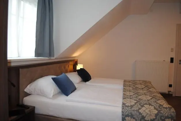 Premium Tek Büyük Yataklı Oda