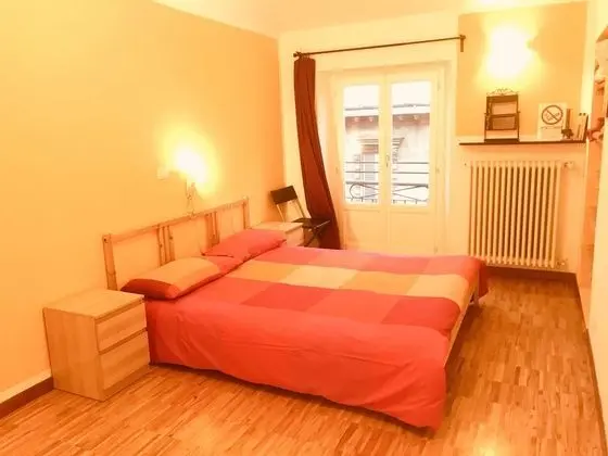 Basic Tek Büyük Yataklı Oda, 1 Yatak Odası, Sigara İçilmez, Ortak Banyo (Bordeaux)