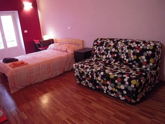 Basic Tek Büyük Yataklı Oda, 1 Yatak Odası, Sigara İçilmez, Ortak Banyo (Bordeaux)