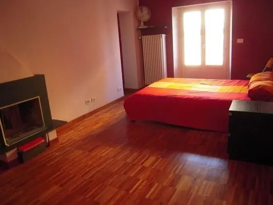 Basic Tek Büyük Yataklı Oda, 1 Yatak Odası, Sigara İçilmez, Ortak Banyo (Bordeaux)