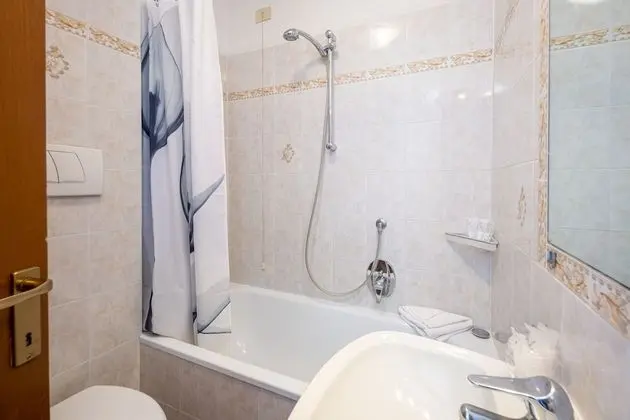 Tek Büyük veya İki Ayrı Yataklı Oda