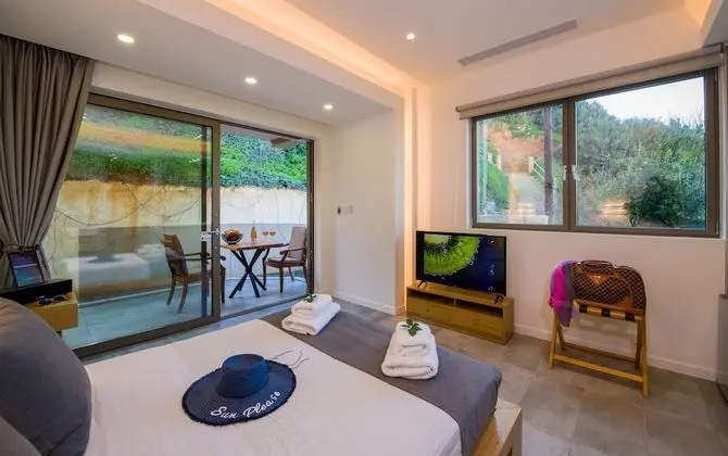 Luxury Tek Büyük Yataklı Oda, Bahçe Manzaralı