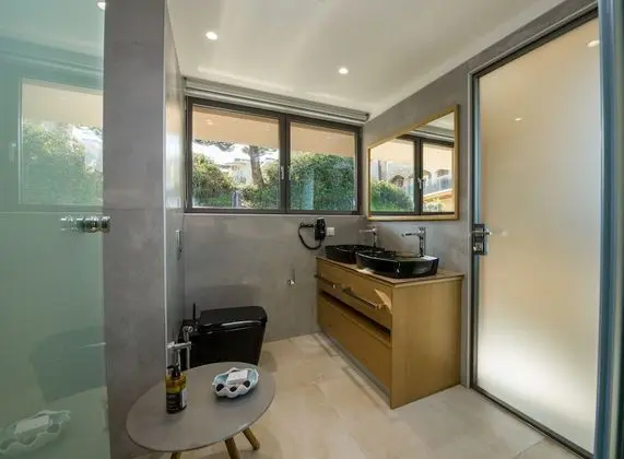 Luxury Tek Büyük Yataklı Oda, Deniz Manzaralı