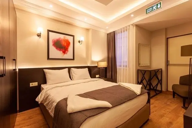 Comfort Süit, 1 Çift Kişilik Yatak ve Çekyat, Sigara İçilebilir, Avlu Manzaralı