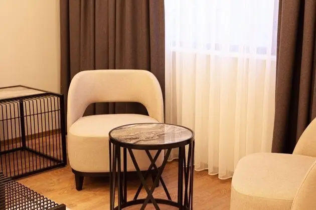 Comfort Süit, 1 Çift Kişilik Yatak ve Çekyat, Sigara İçilebilir, Avlu Manzaralı