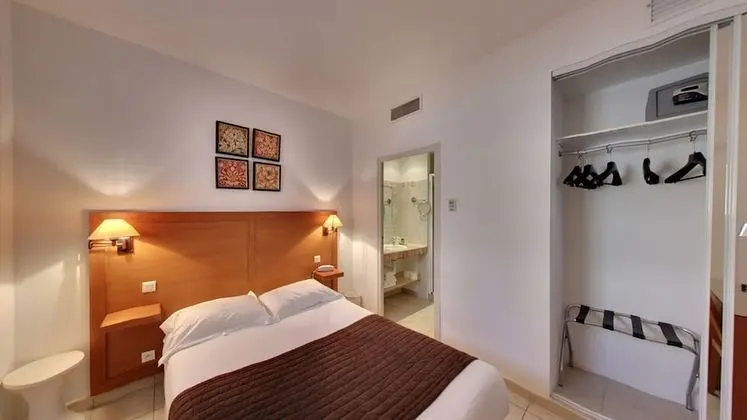 Comfort Tek Büyük Yataklı Oda