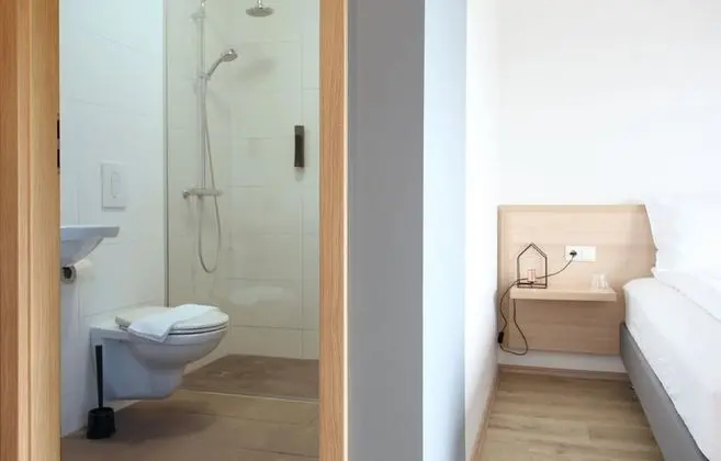 Deluxe Tek Büyük Yataklı Oda (Mountain & Glacier View)