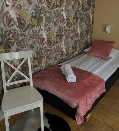 Basic Üç Kişilik Oda, Ortak Banyo