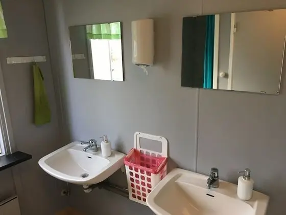 Economy Oda, Ortak Banyo