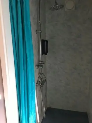 Economy Oda, Ortak Banyo