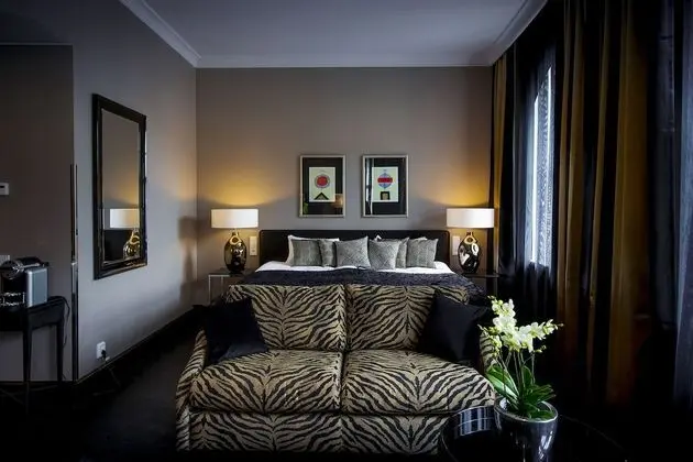Lux Room