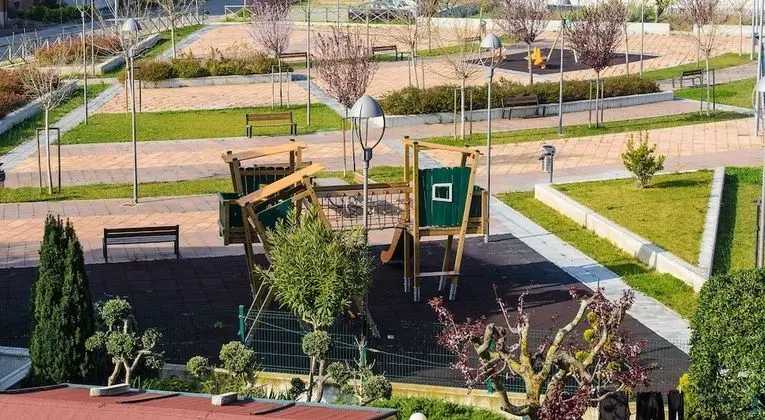 Apart Daire, 1 Yatak Odası, Balkon, Bahçe Manzaralı