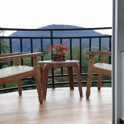 Luxury Oda, Balkon