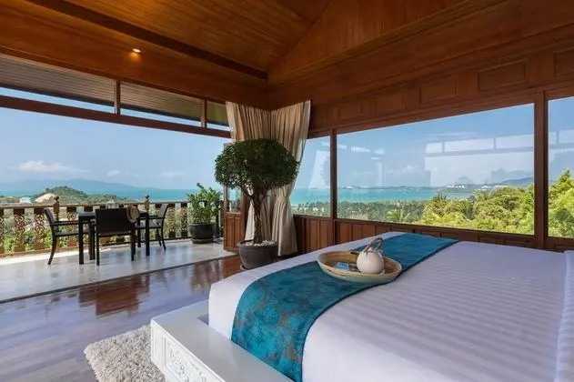 4 Bedrooms Villa