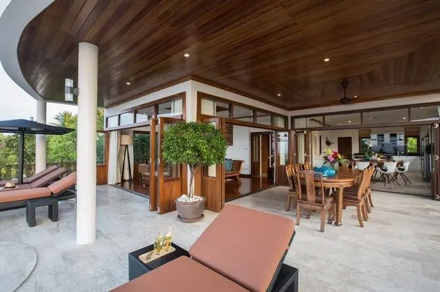 4 Bedrooms Villa
