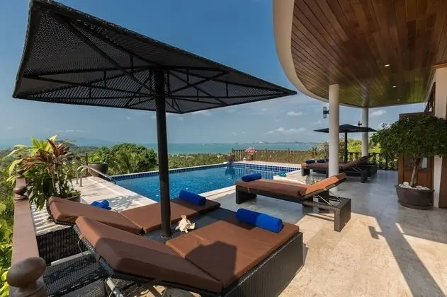 4 Bedrooms Villa