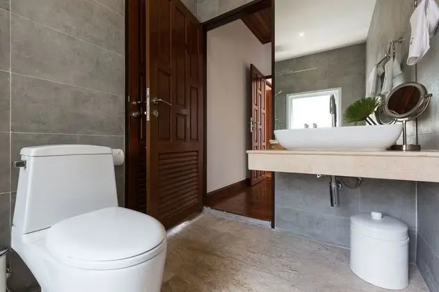 4 Bedrooms Villa