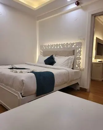 Executive Suites 1 BHK with Living Room
